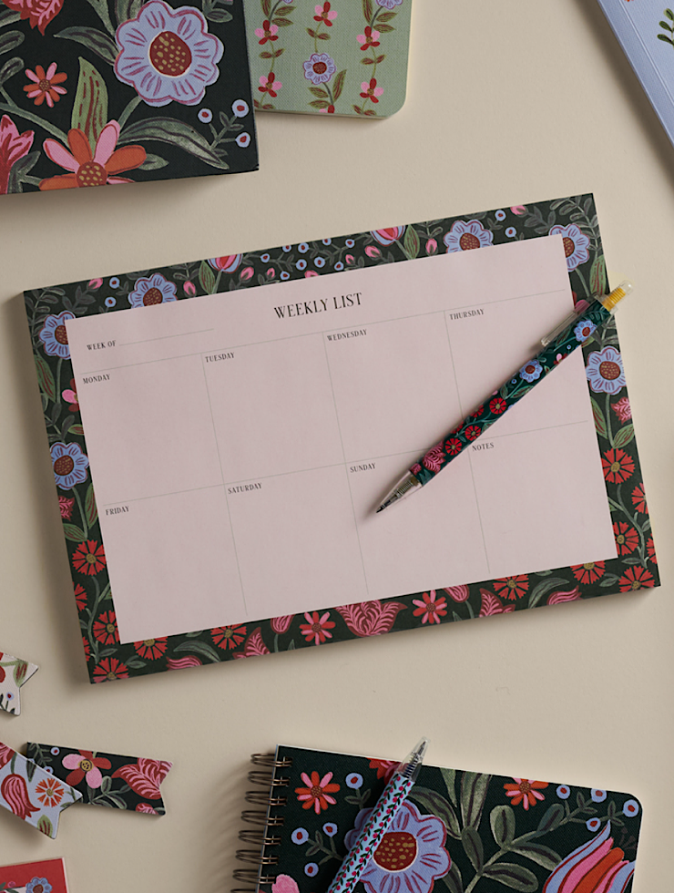 Liesel Weekly Desk Pad